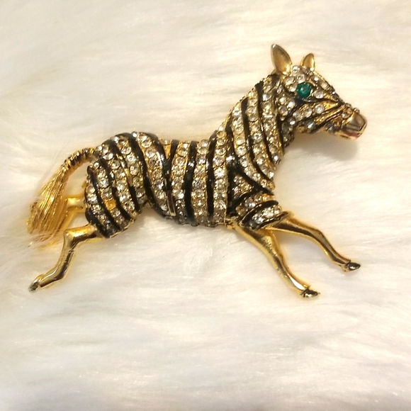 Jewelry - NWOT Zebra pin/brooch